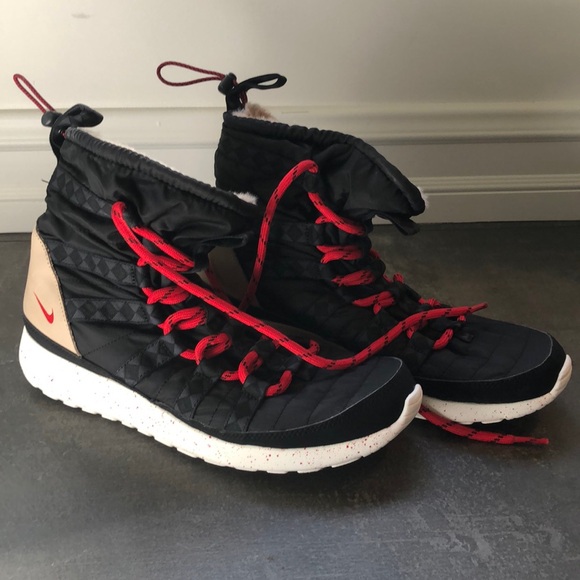 Comfy Nike Snow Boot - Picture 2 of 6